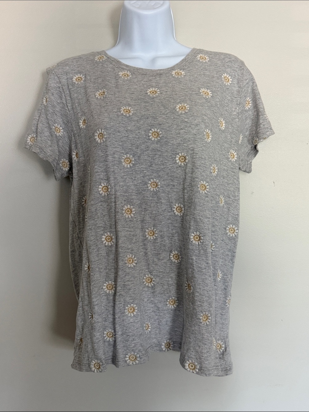 Lucky Brand Gray Daisy Print Short Sleeve Tee